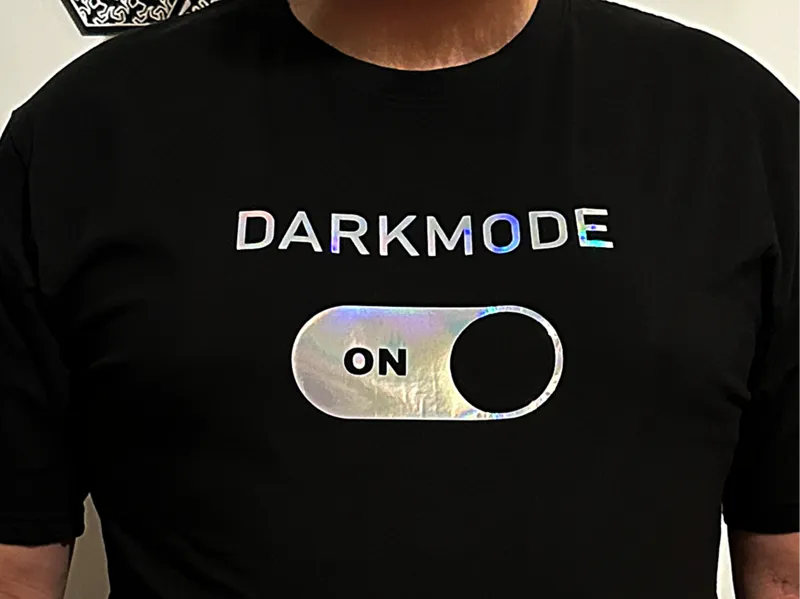 Darkmode ON - Bügelaufkleber, Sticker, Laser