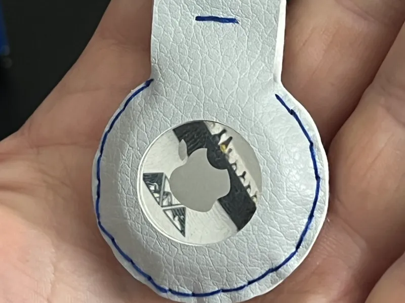 Apple Airtag case leather