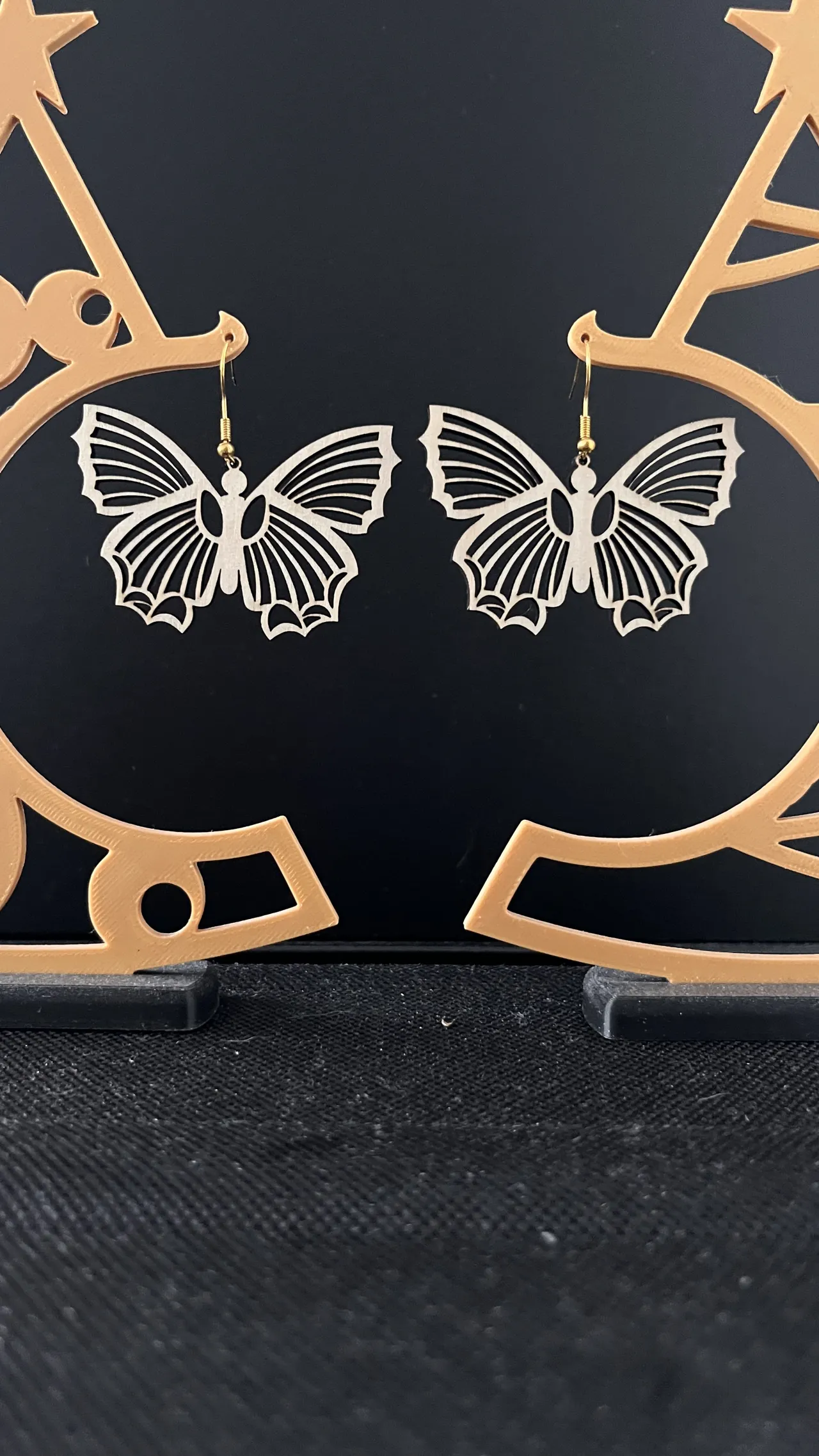Earrings - Butterfly - 3 models view 4