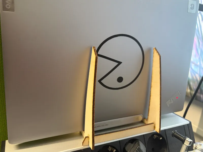 Horizontal Laptop Stand | Laser Cut (3mm)