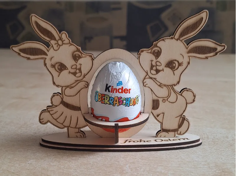 Osterhase Pärchen als Halter für Überraschungsei