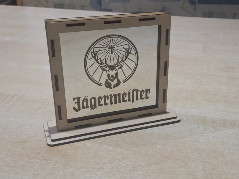 Jägermeister Logo auf Spiegel