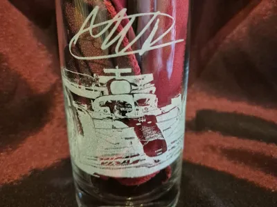 Max Verstappen fan glass