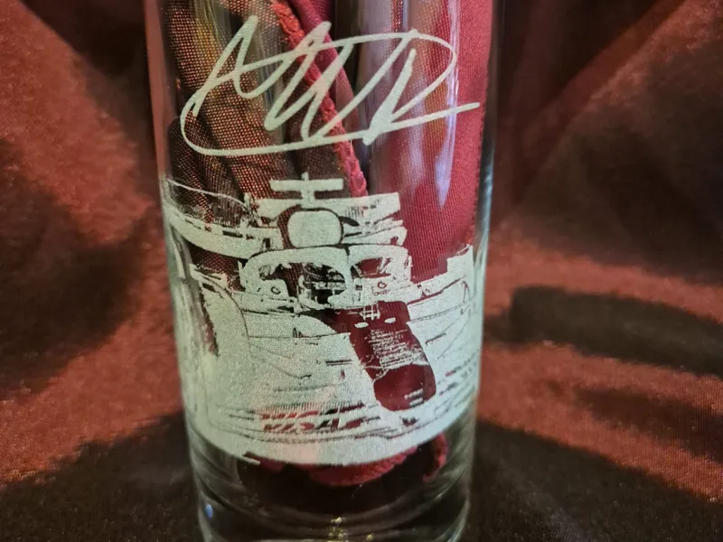 Max Verstappen fan glass
