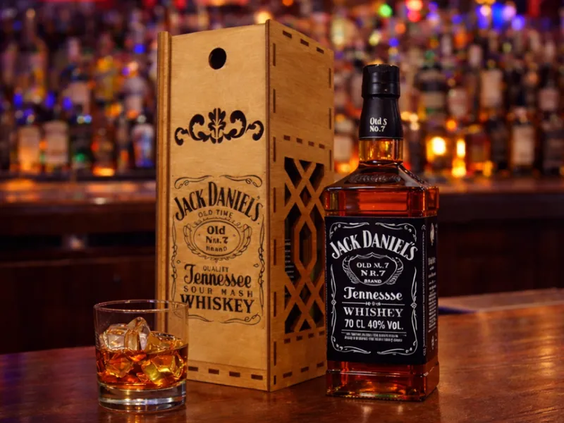 Premium Whiskey Gift Box – Laser Cut Wood