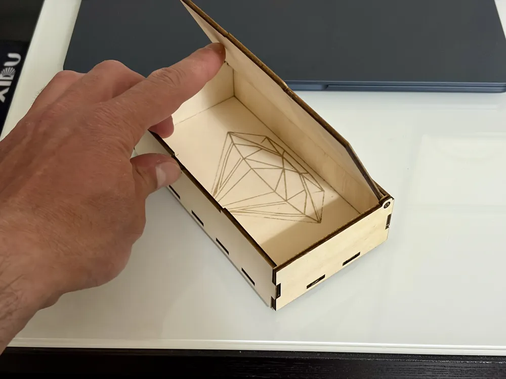 Diamond Box 3d Model Flower and diamond jewelry box with lid - Free 3D Print Model - MakerWorld