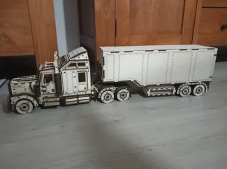 Coca Cola Truck mit Auflieger
