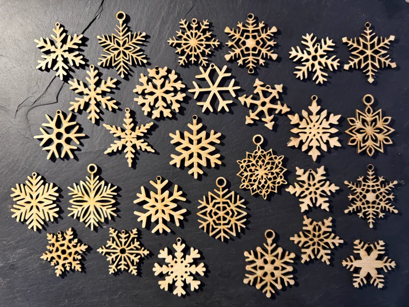 28x Schneeflocken zum aufhängen