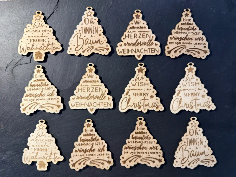 Weihnachtliche Grüße (Geschenk + Baum)