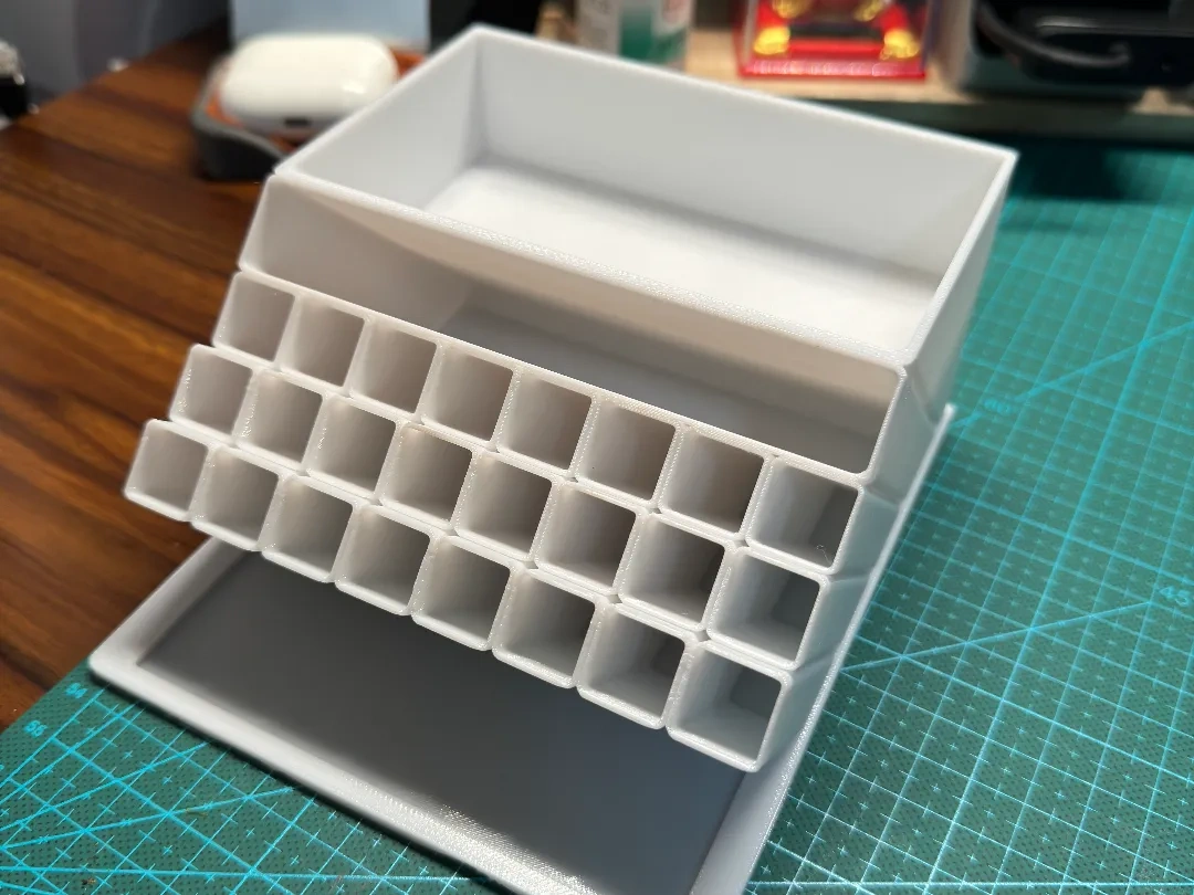 Miniatura 2 do modelo 3D 马克笔收纳笔筒3.0