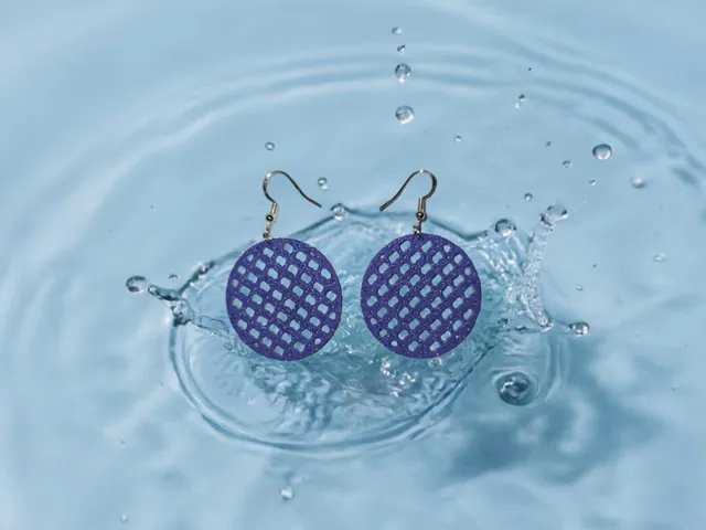 Intertwined circle earrings