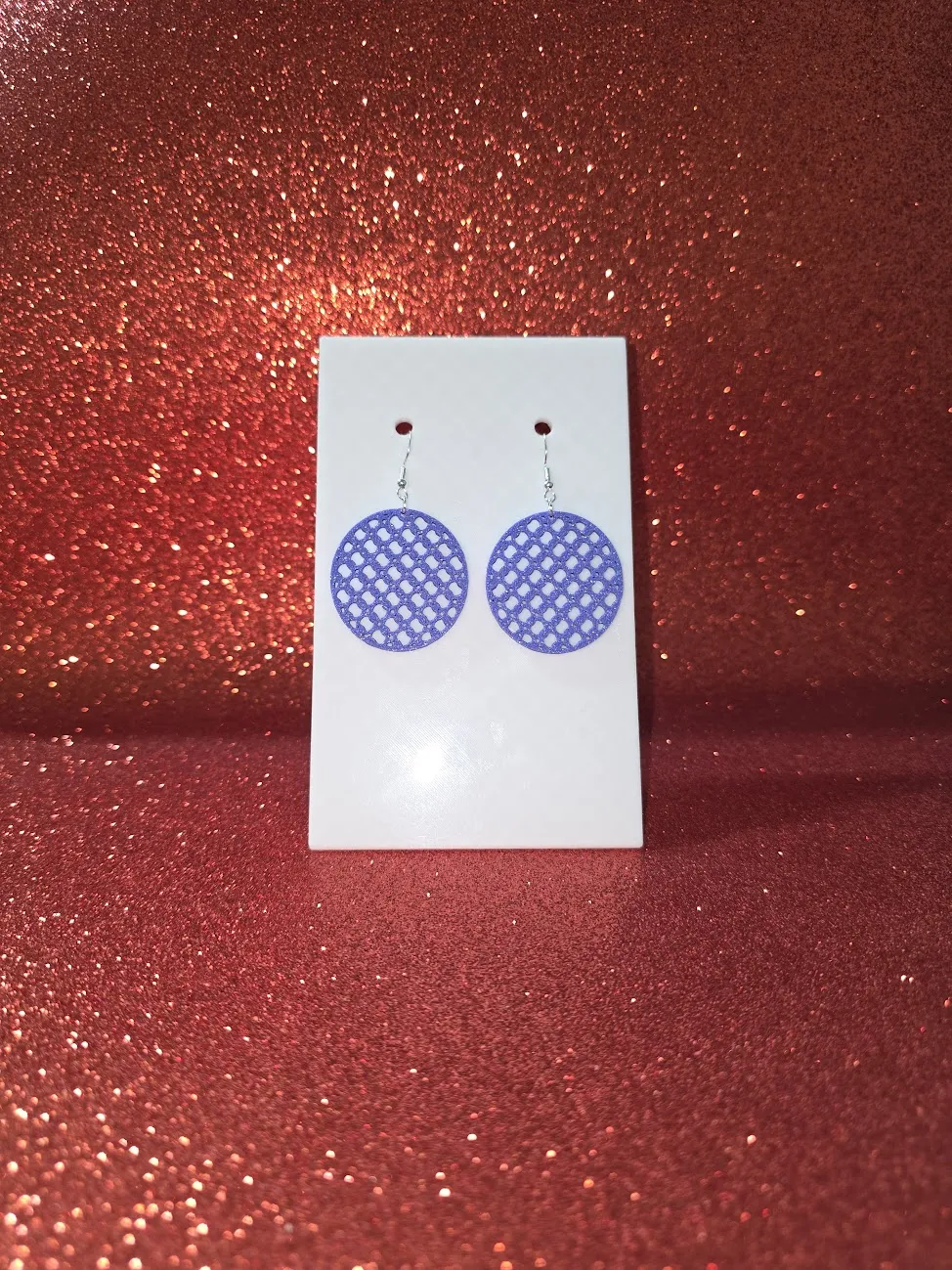 Intertwined circle earrings view 2