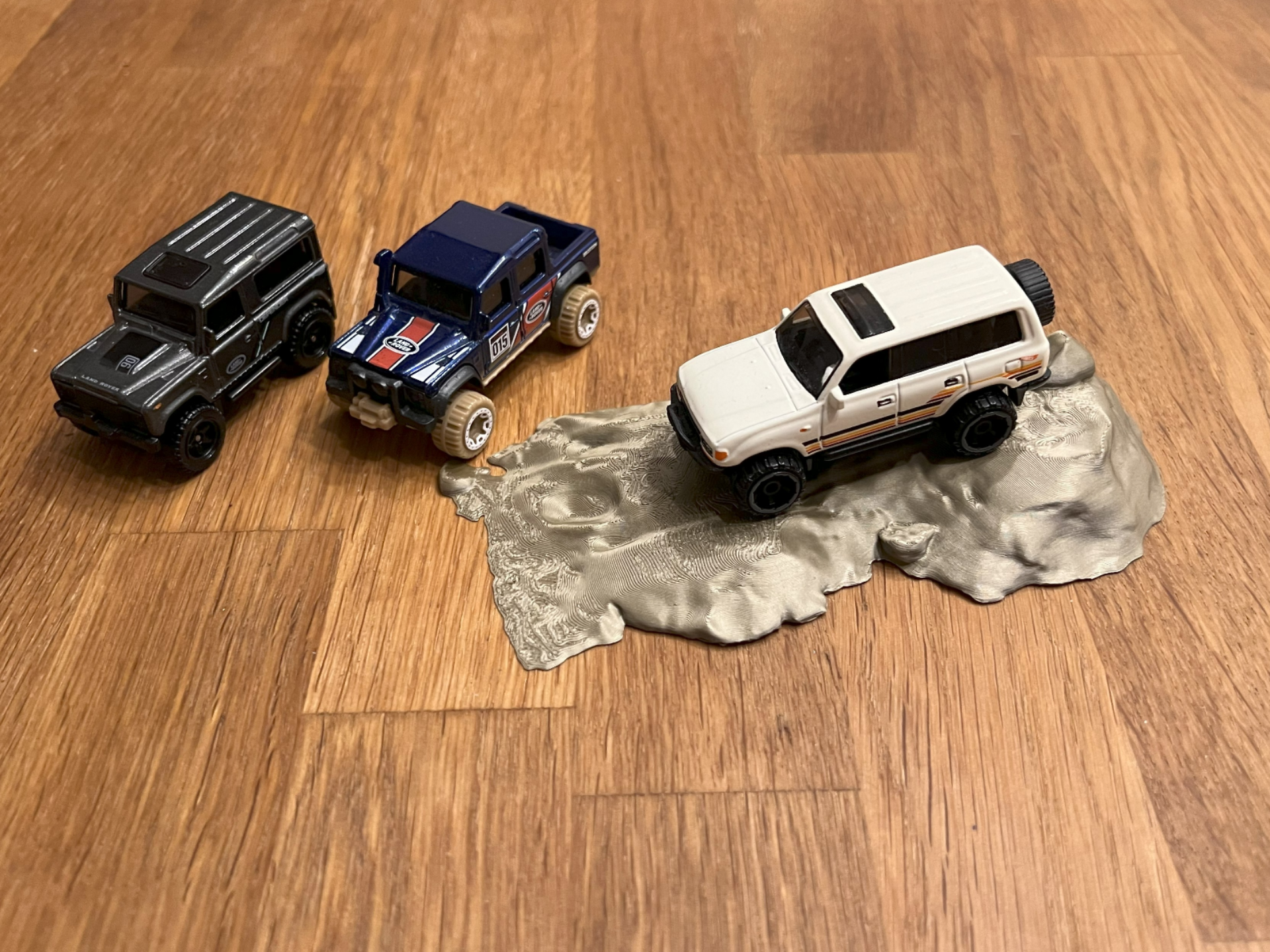 offroad Terrain ONE 1/64 scale car diorama garage