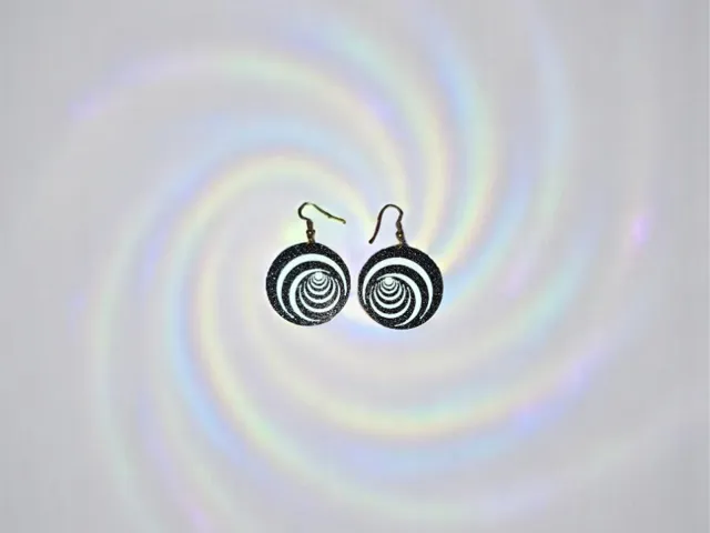 Optical illusion earrings