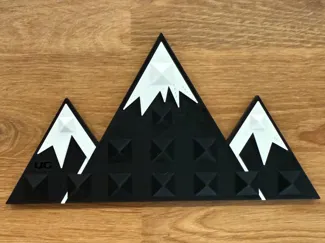 Snowboard Stomp Mountain with pyramid grips