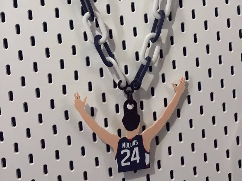 UConn game winner Braylon Mullins Hype Chain