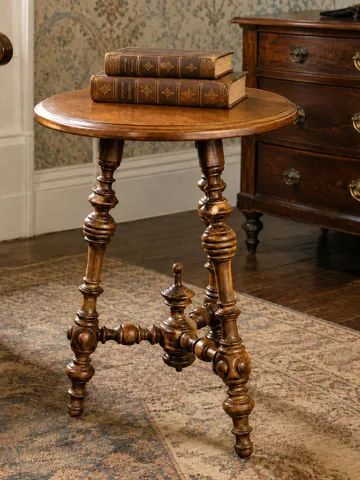 Figura decorativa: Miniature Henri II Side Table — vista de referencia 2