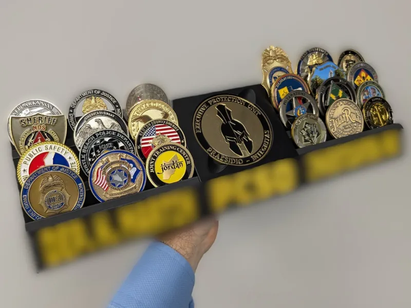 "Your Coin Here" Challenge Coin Stand