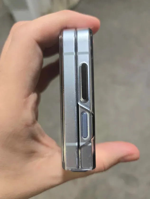 z flip 6 volume button for clear Samsung case