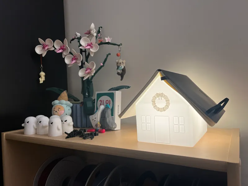 Cozy Christmas Reading Lamp