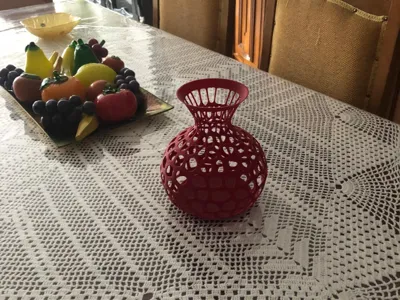 Voronoi Ruby Vase