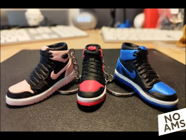 NIKE AIR JORDAN 1 SPLITTED KEYCHAIN