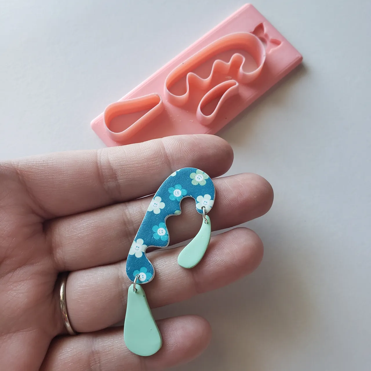 "Jeniwooo" Abstract Polymer Clay Earring Cutter view 4