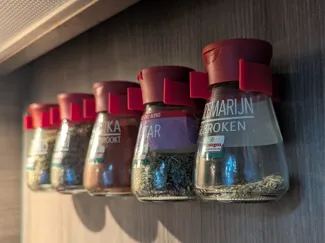Minimalistic spice rack with optional base