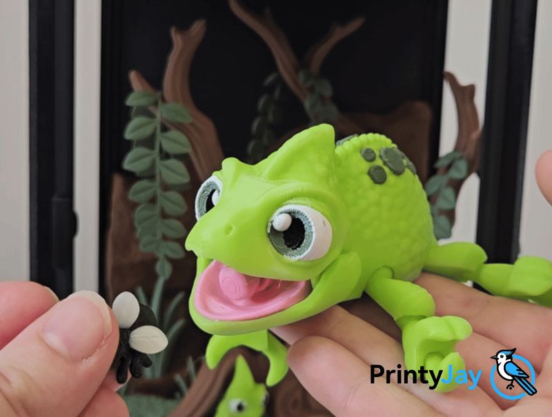 Veiled Chameleon – Tongue-Tastic Treeclimber!