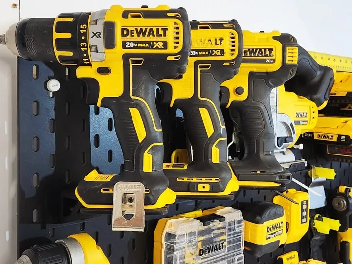 Soporte Dewalt para pared.