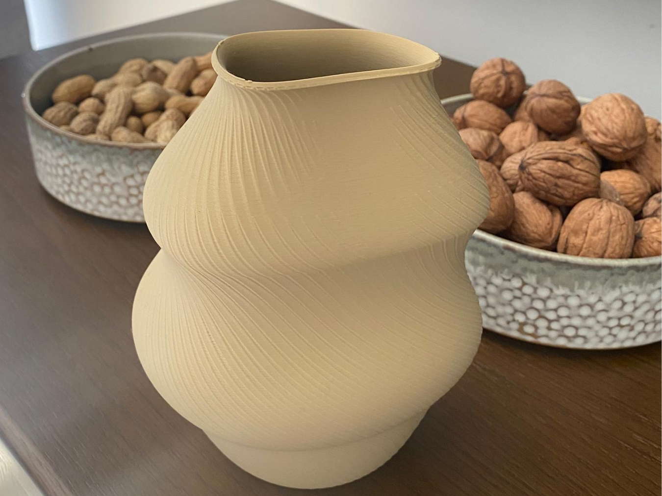 Spiral Wave Vase - FlowLine Vase