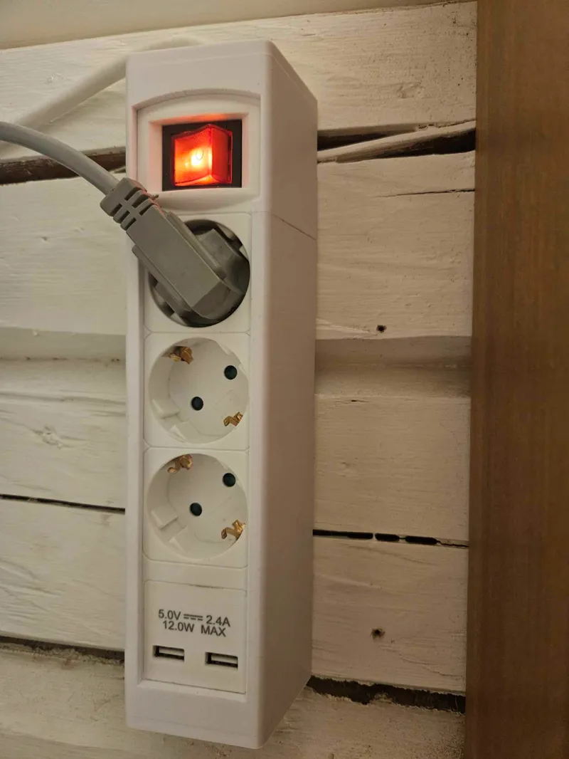 Powerstrip wallmount 46-968 (KF-B-03KFU2.4)