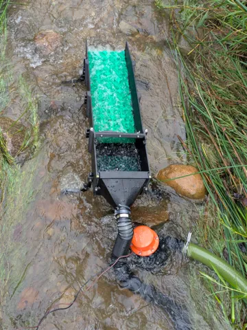Caja o estuche: 2 inch dredge/8 inch sluice box for gold mining — vista de referencia 2