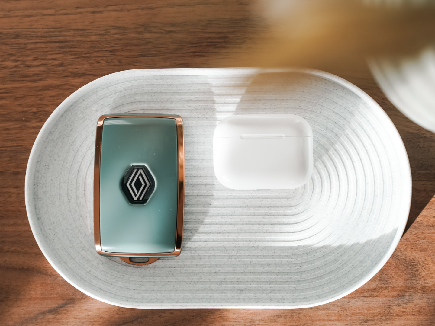 Minimalist Key Tray - Wallet & Desk Organizer