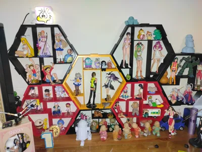 Expandable Stackable Display Stand