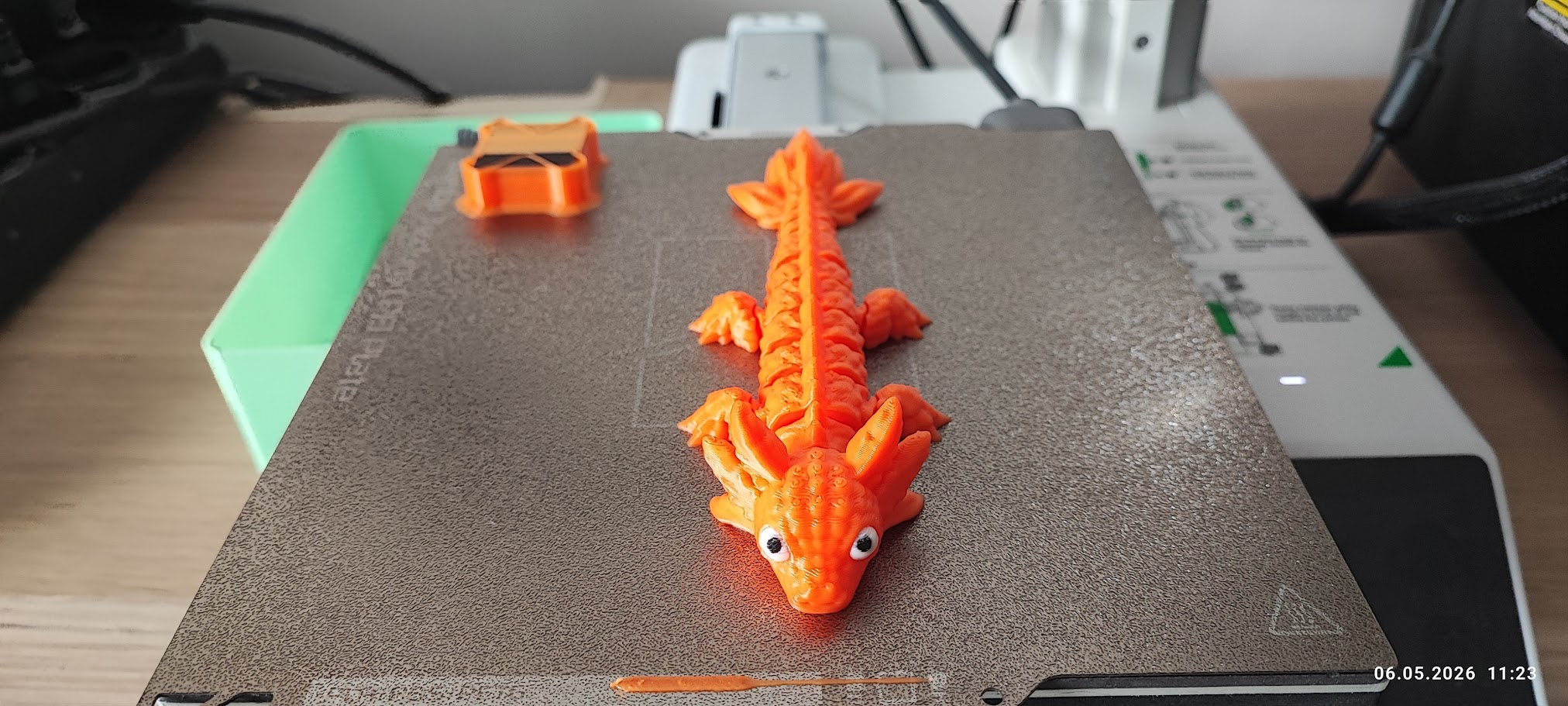 Miniatura 2 do modelo 3D Cute Crystal Axolotl Flexi 