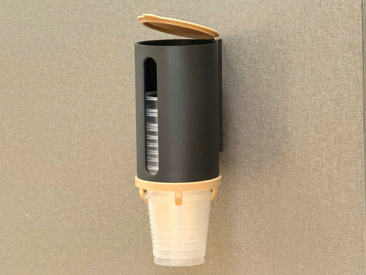 Miniatura 1 do modelo 3D Plastic Cup Dispenser
