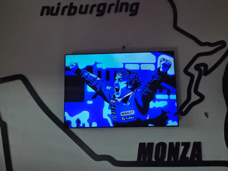 Fernando Alonso - Retro Renault F1 Lightbox