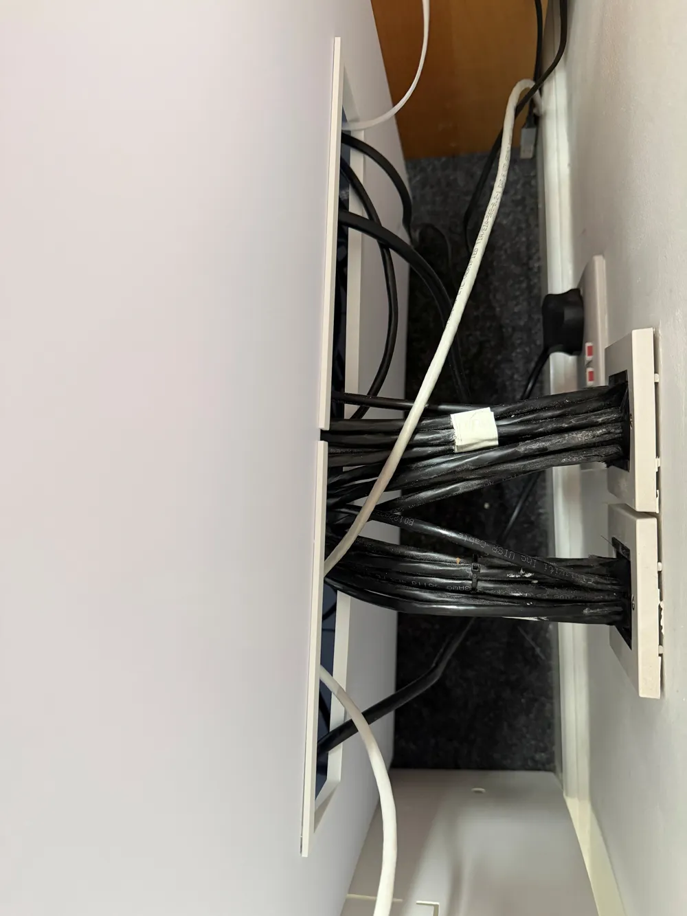 Cache-entrée de câble de rack de serveur - Modèle d'Impression 3D ...