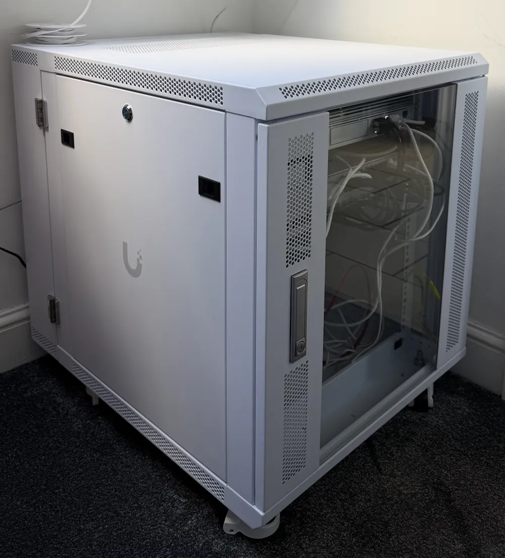 Cache-entrée de câble de rack de serveur - Modèle d'Impression 3D ...