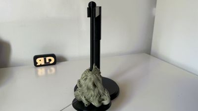 Spinning Yarn Holder without magnets or gears