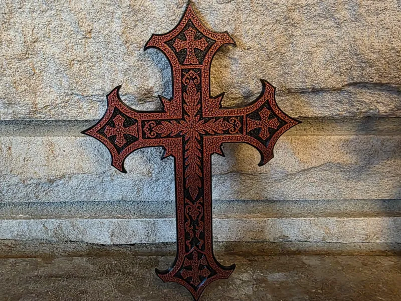 Large detailed cross