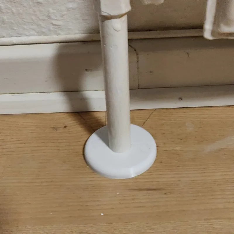 Radiator pipe cover