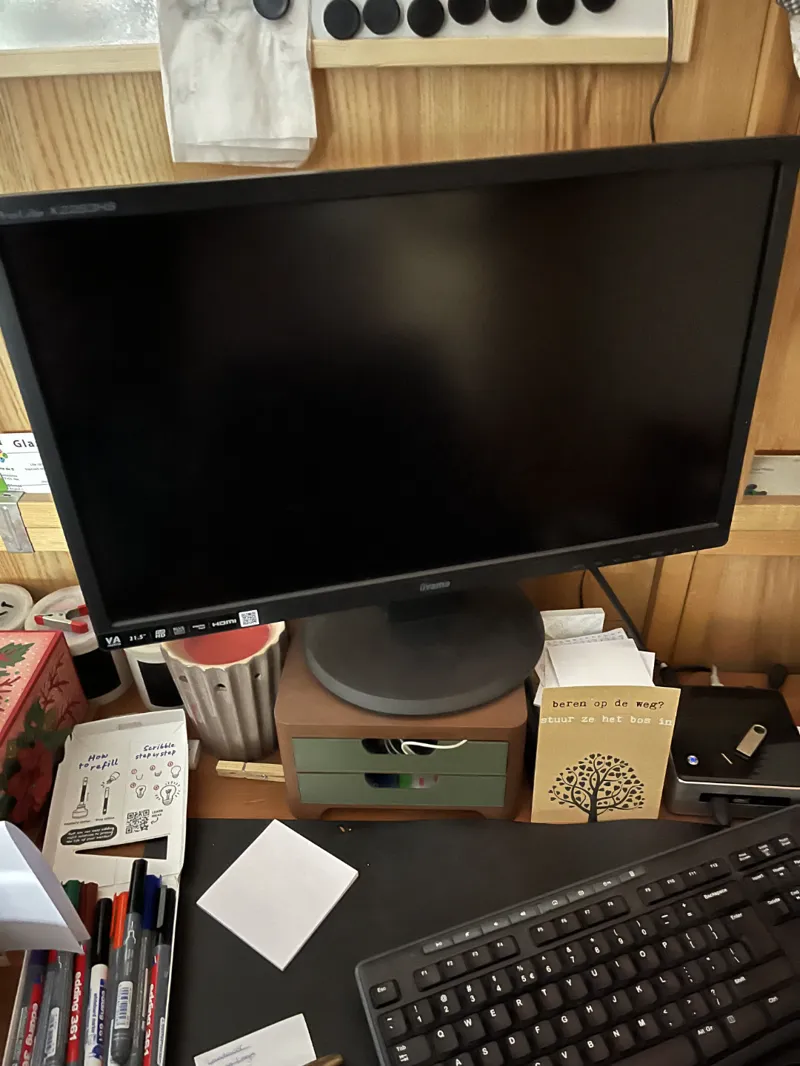Organizer for resin printer or monitor