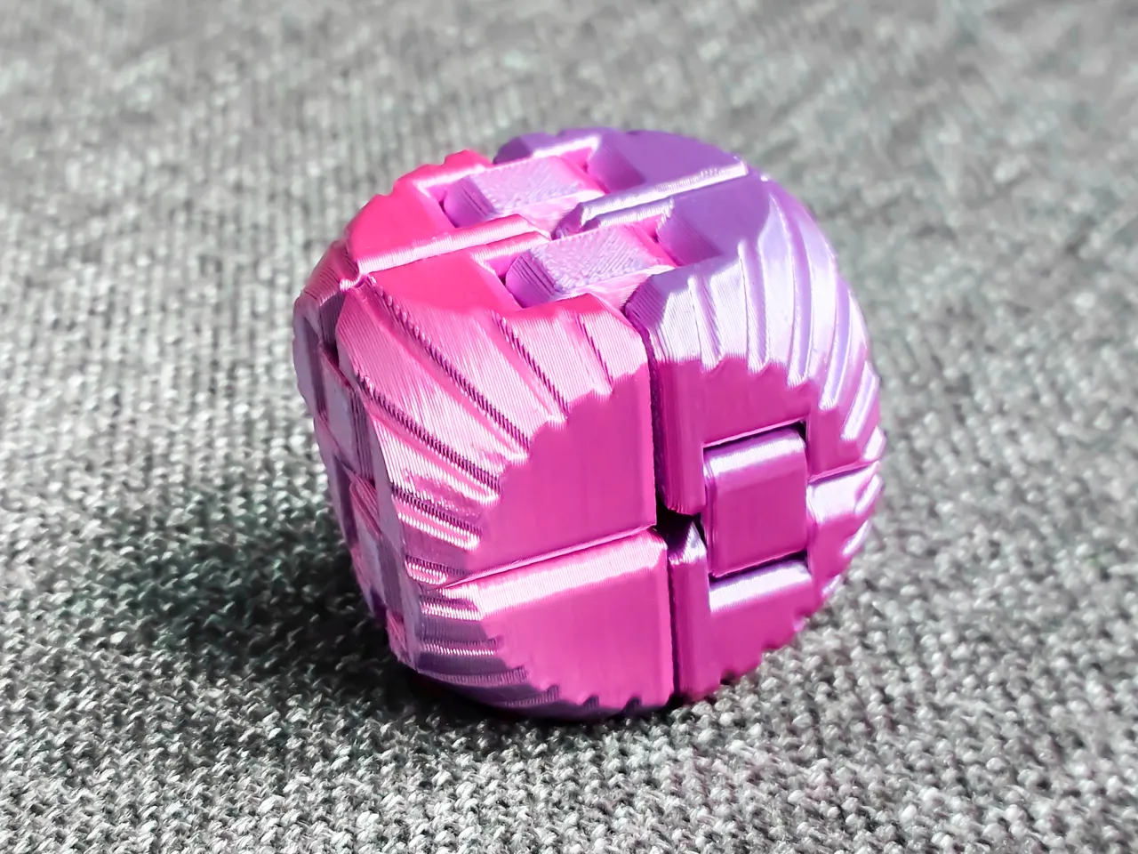 Round Infinity cube! Fidget print in place view 4