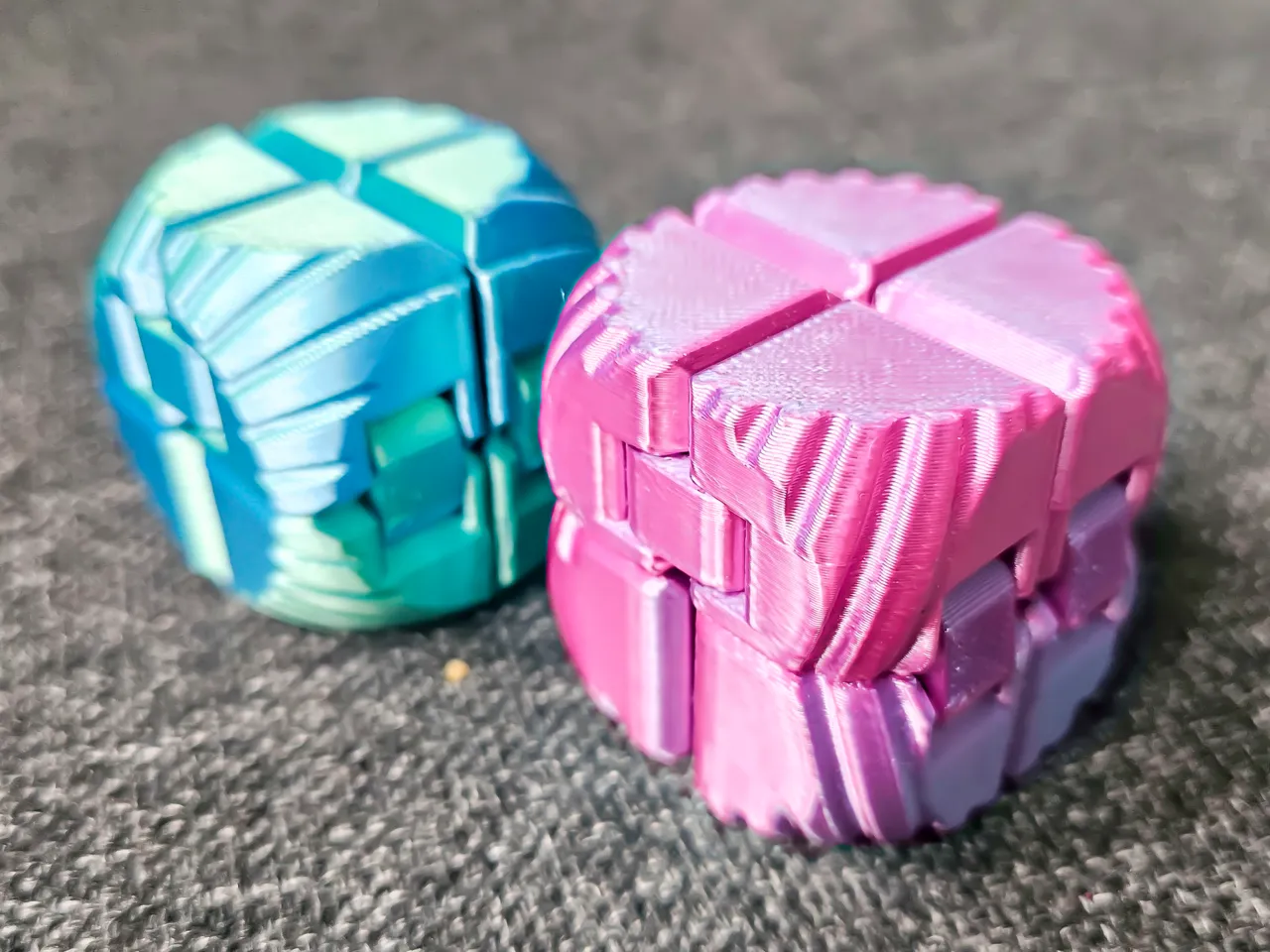 Round Infinity cube! Fidget print in place view 2