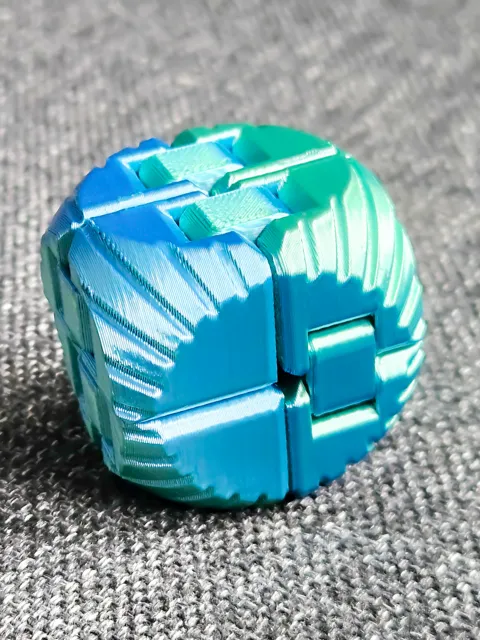 Round Infinity cube! Fidget print in place view 3