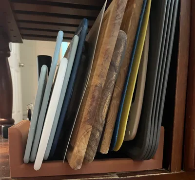 Cutting board holder