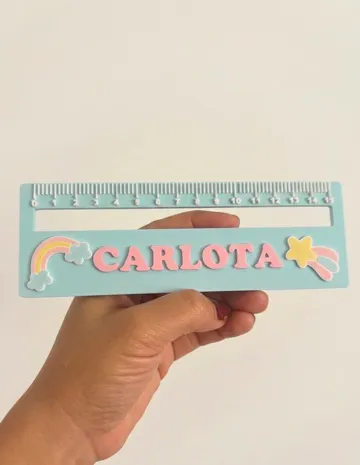 Accesorio de taller: Guía lectura Regla Personalizable Nombre Arcoiris — vista de referencia 3