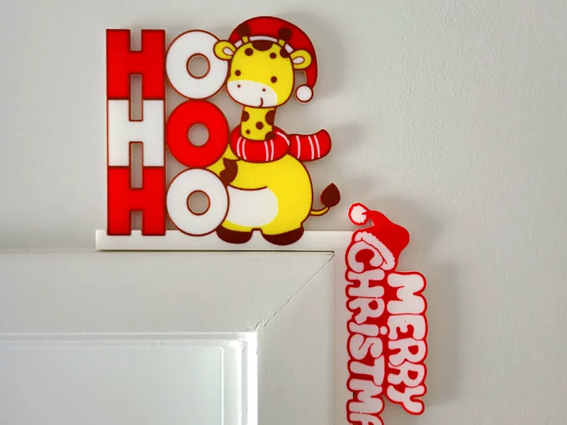 HoHoHo Giraffe Christmas Door Corner